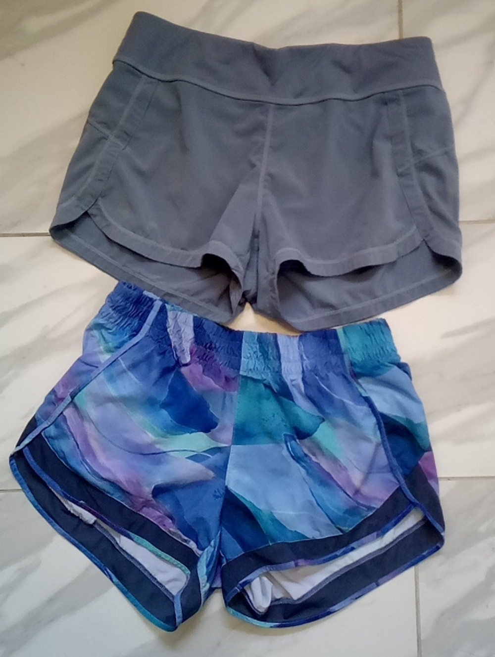 Bundle  2 Athleta Running Shorts Gray Watercolor Violet Blue Size S